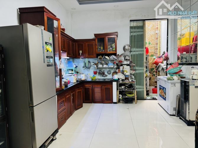 🔥 CHÍNH CHỦ CẦN BÁN GẤP . CHỈ 5TỶ /TL. 🔥NHÀ KIÊN CỐ 3 TẦNG - 3