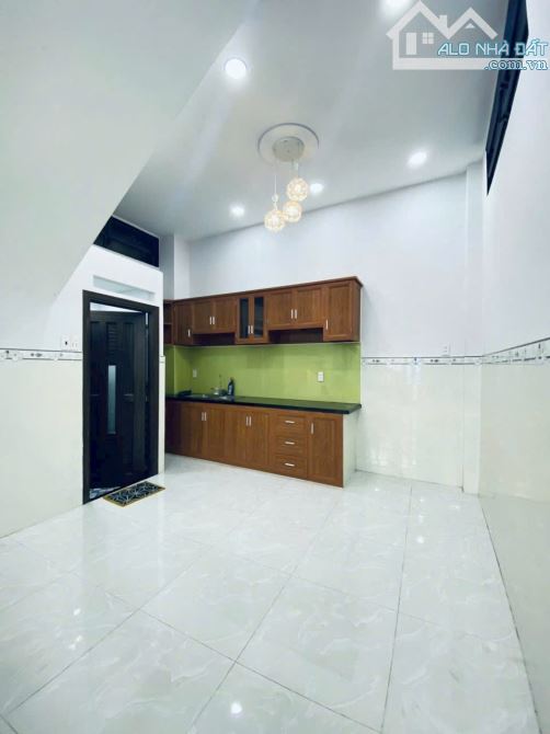 Bán nhà 4 tầng, Nguyễn Hồng Đào thông Đồng Đen - DT 4x11m - giá chỉ 6.9 tỷ TL - 3