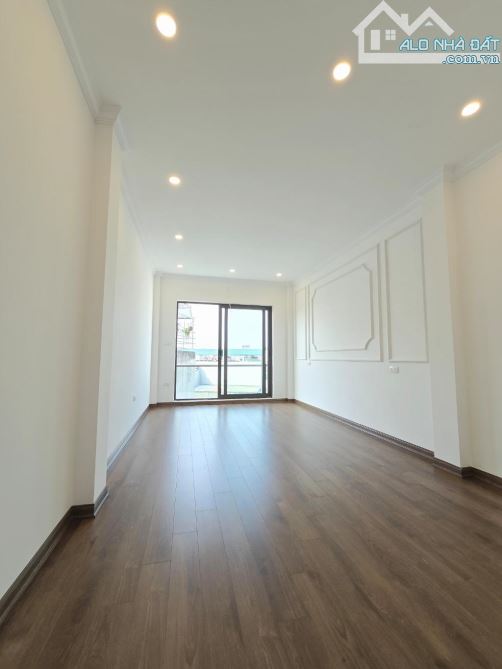 Nhà đẹp -gía cực tốt -vị trí vàng thạch bàn,gara ôtô,thang máy - 3