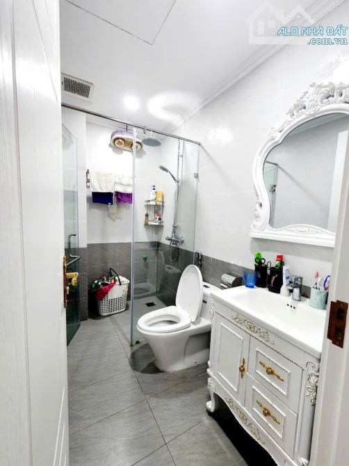 Bán Nhà Bạch Mai DT 55m x 6 tầng Thang máy lô góc 2 mặt thoáng Và thiết bị cao cấp Tầng 1 - 3