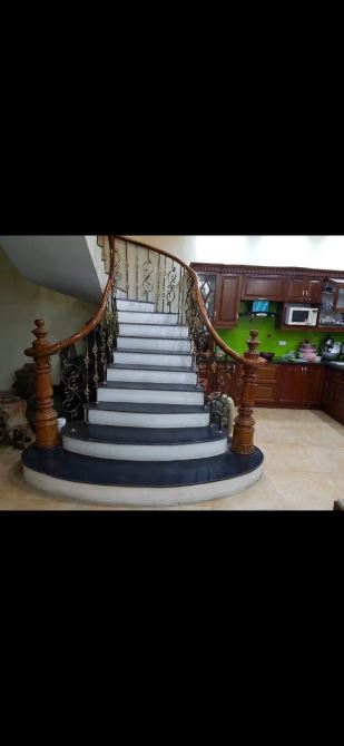 PHÂN LÔ TRẦN QUỐC HOÀN CẦU GIẤY NGÕ THÔNG OTO TRÁNH KINH DOANH GẦN CHỢ 37m MT 4m 13.5 Tỷ - 3