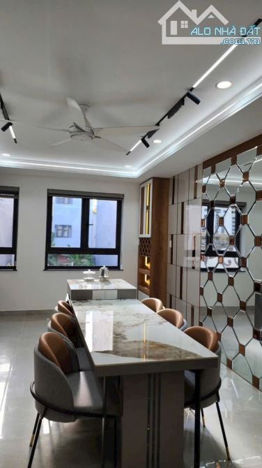 Tên Lữa NHÀ 5 TẦNG HẺM XE HƠI 4 X 16 CHỈ 7 TỶ - 3