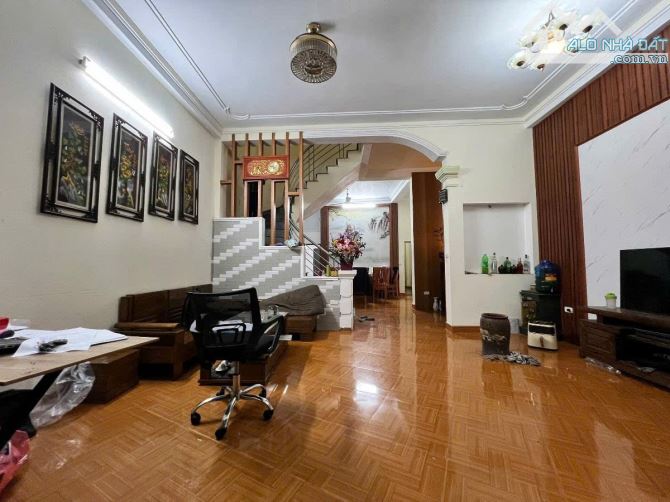 BÁN NHÀ LĨNH NAM – NGÕ THÔNG RỘNG - Ô TÔ TRÁNH - MT 6M – 106M2 – 12.5 TỶ - 3