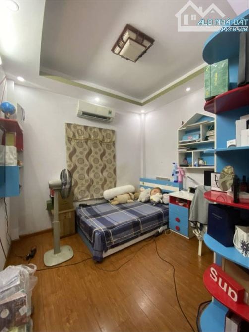 Nhà đẹp Cầu Giấy 5 tầng dân xây chắc chắn gần ô tô ở luôn giá 8,6 tỷ - 3
