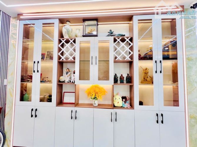 Giá 7,9 tỷ - Nhà 5 tầng KDC An Sương Q12, Đường XT 10m - 5PN, diện tích gần 100m2 - 3