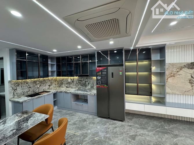 Bán nhà Vũ Tông Phan, DT 36m2 x 6T, MT 7m, thang máy, oto tránh, vị trí VIP, giá 12 tỷ 3 - 3