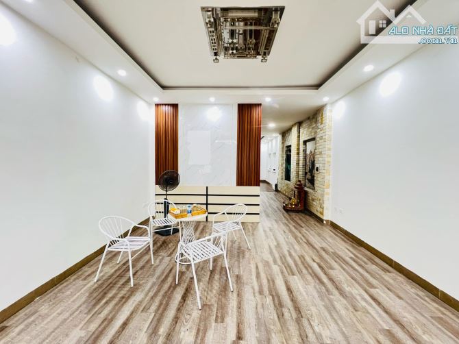 BÁN NHÀ KDT VĂN QUÁN 112M2 4T  - ĐẲNG CẤP LÔ GÓC - VIEW VƯỜN HOA - 3 THOÁNG VĨNH VIỄN - 3