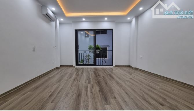 TÂN MAI – NHÀ ĐẸP 5 TẦNG – 1 NHÀ RA Ô TÔ TRÁNH – 3 PHÒNG NGỦ – Ở NGAY - 3
