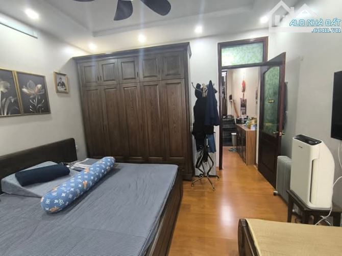 Gara ôtô! Bán nhà Lạc Long Quân, ngõ thông, Kinh Doanh, Không QH, Lô Góc, 55m2 3T MT 4.3m - 3