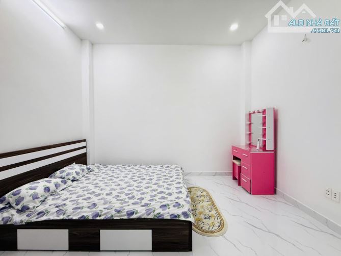HẺM 5M GẦN MT TÂN SƠN NGAY BÙI QUANG LÀ 3LẦU 4PN 4X13 Ở NGAY 6X - 3
