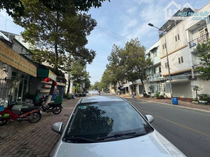 Bán Gấp Nhà Mặt Tiền Kinh Doanh Nguyễn Trung Trực Dĩ An - 3