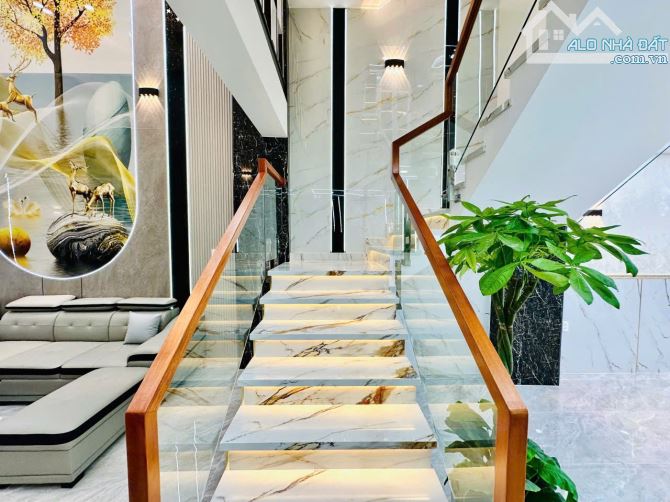 SIÊU PHẨM NHÀ PHỐ 5 TẦNG ĐẲNG CẤP TẶNG FUll NỘI THẤT BÙI VĂN NGỮ TCH QUẬN 12. - 4