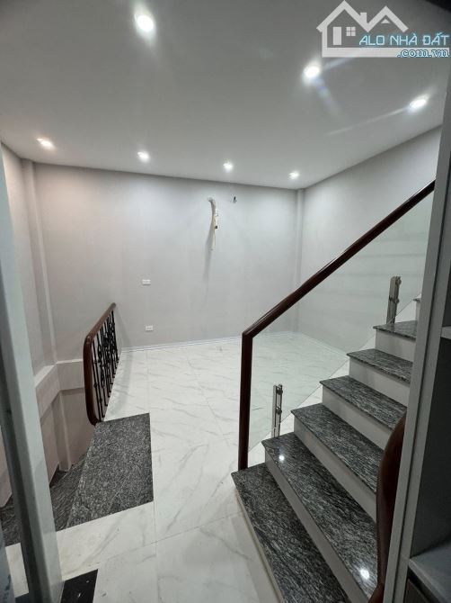 SĂN NHÀ ĐẸP ! Bán nhà Vương Thừa Vũ, Phân lô, Ô tô, 45m2, Giá chỉ 16,7 tỷ - 4