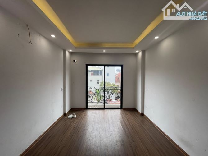 Bán nhà Cầu Diễn  34.5m2 - Ô tô đỗ cửa - Ô tô vào nhà - Giá 6.8 tỷ - 4