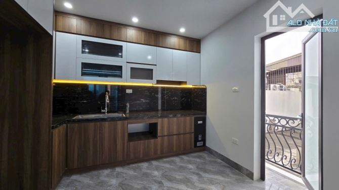 BÁN NHÀ PHÂN LÔ NGUYỄN XIÊN LÔ GÓC OTO TRÁNH KD TẤP NẬP DT55M2*7 TẦNG THANG MÁY NHỜ MỚI. - 4