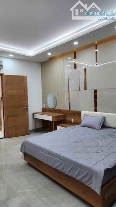 Tên Lữa NHÀ 5 TẦNG HẺM XE HƠI 4 X 16 CHỈ 7 TỶ - 4