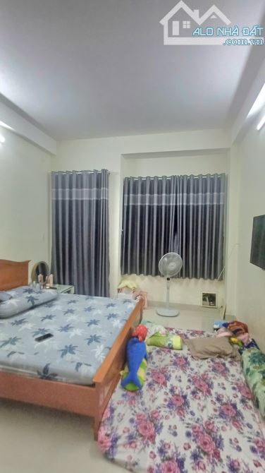 GẦN UBND Quận (Vincom Plaza), DIỆN TÍCH 85M2*3Tầng - giáp các quận trung tâm - chủ gấp bán - 4