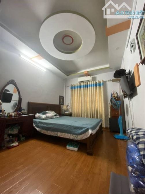 Nhà đẹp Cầu Giấy 5 tầng dân xây chắc chắn gần ô tô ở luôn giá 8,6 tỷ - 4