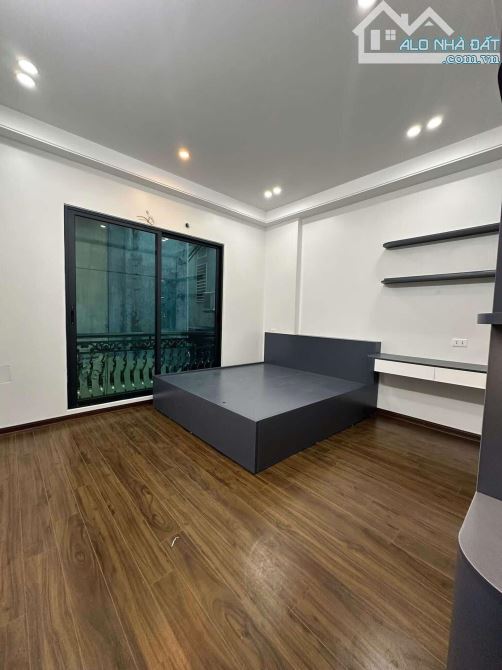 Bán nhà riêng phố Chùa Láng, Đống Đa, 7 tầng thang máy, full nội thất, mặt tiền hoa khôi - 4