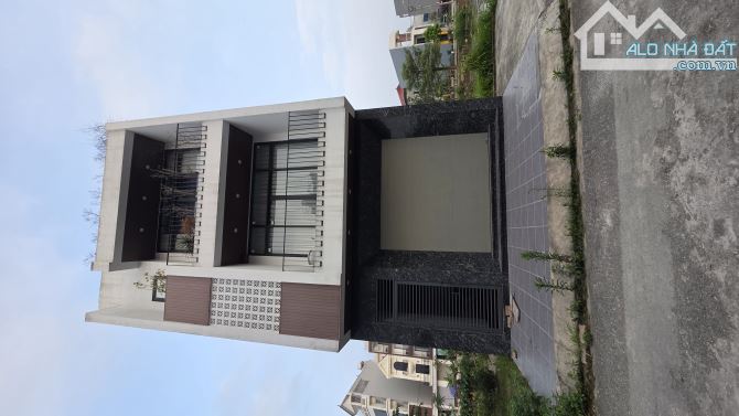 B.Á.N NHÀ THỊ TRẤN ĐAN PHƯỢNG , PHÂN LÔ, Ô TÔ TRÁNH , Ở RẤT SƯỚNG   82M2, 12 TỶ 9 - 4