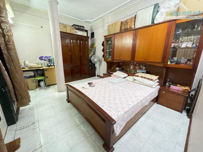 DUY NHẤT, mặt hồ Đội Cấn, KD ô tô tránh trước nhà, 10m ra mặt phố, DT 50m2, MT 4m, 18 tỷ - 5