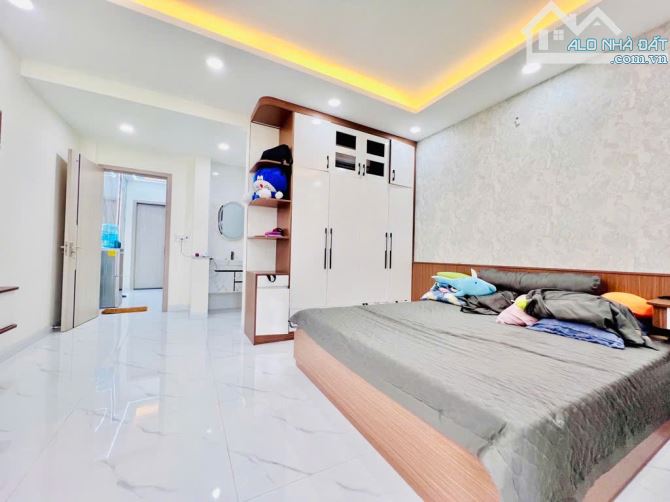 Giá 7,9 tỷ - Nhà 5 tầng KDC An Sương Q12, Đường XT 10m - 5PN, diện tích gần 100m2 - 5
