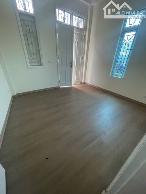 Nhà Thụy Phương - gần phố - ô tô nhỏ đỗ cổng - tương lai ngon lành - hiếm - rẻ - 5,5 tỷ - 5