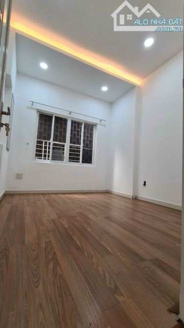 NHÀ ĐẸP GIÁ TỐT – BÙI ĐÌNH TUÝ, BÌNH THẠNH – HẺM XE HƠI – 43M² – 2PN, 2WC – GIÁ 5.x TỶ - 5