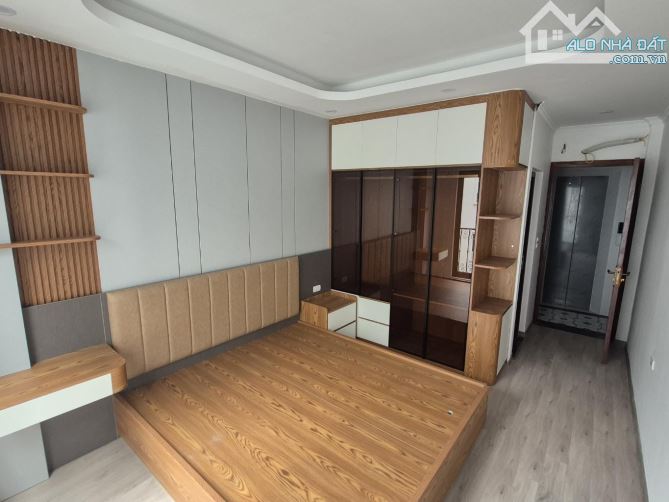 Bán nhà Trịnh Đình Cửu , ngõ thông , ô tô 20m , thang máy nhập khẩu , dt 35m x 6Tx 8,5Tỷ - 6