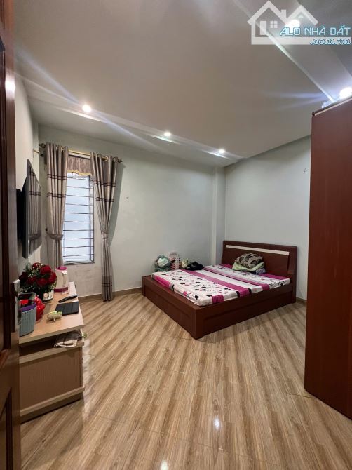 Ptuan. HÀNG KỊCH ĐỘC VỀ TRONG ĐÊM – Ngõ Đình Đông, gần Lạch tray - 6