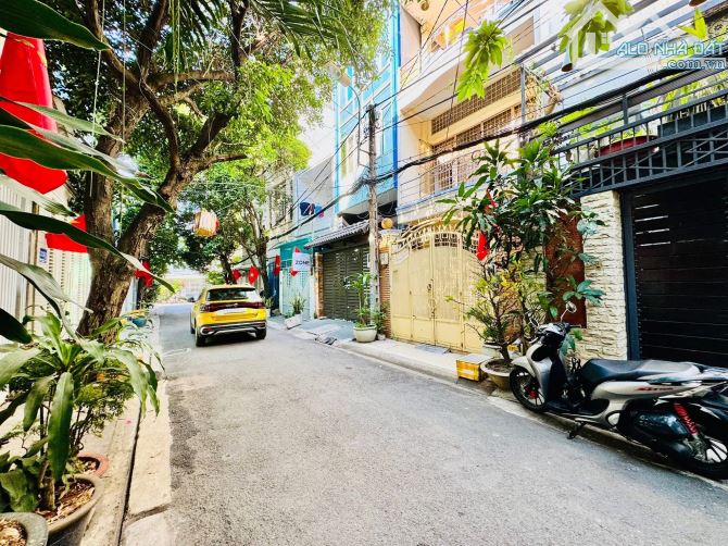 BÁN NHÀ BÙI ĐÌNH TUÝ, BÌNH THẠNH - HẺM XE HƠI - 4 TẦNG BTCT - 60M2 - CHỈ 11,X TỶ - 6