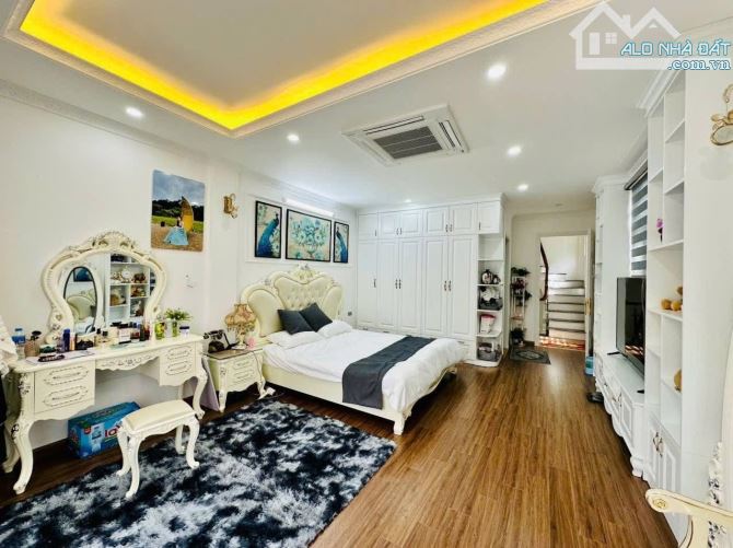 Bán nhà Bạch Mai 49m2, 6T thang máy, MT 4.4m lô góc, oto tránh, kinh doanh. Giá 23.8 tỷ