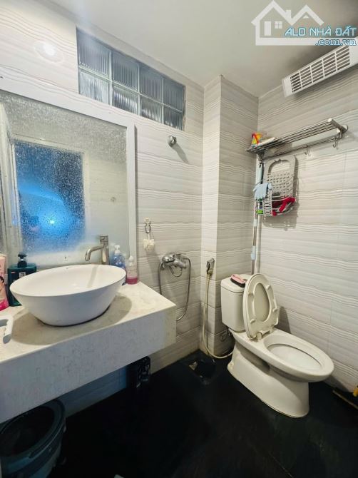 GẤP ! Bán nhà ngõ 125 Trương Định, 35m2 , mặt tiền hơn 5m, ngõ kinh doanh, chỉ 80m ra phố - 8