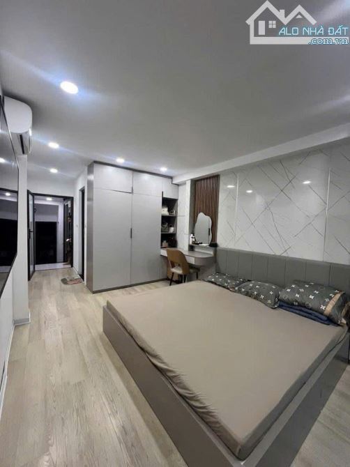 BÁN NHÀ THANH BÌNH - 40M2- 5 TẦNG - MT 3M- LÔ GÓC- THANG MÁY-KINH DOANH-11.9 TỈ - 8