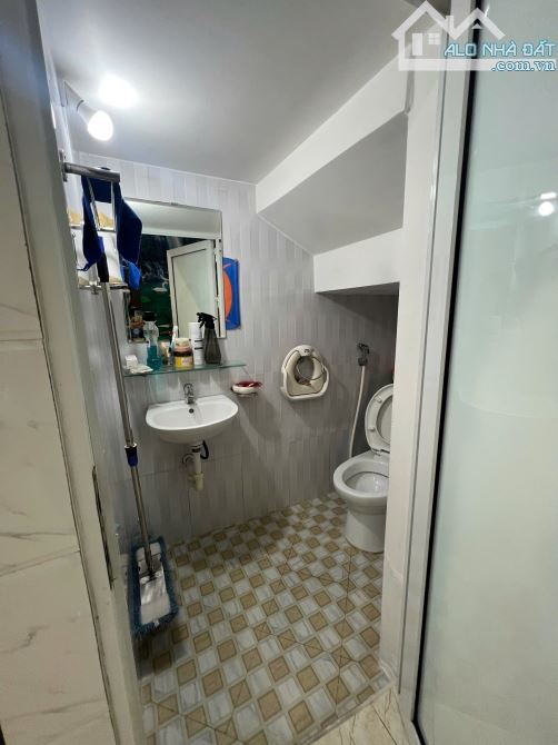 Ptuan. HÀNG KỊCH ĐỘC VỀ TRONG ĐÊM – Ngõ Đình Đông, gần Lạch tray - 8