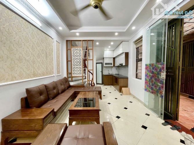 BÁN NHÀ NGÔ THÌ SỸ – VẠN PHÚC – 30M2- 5 TẦNG-NGÕ THÔNG Ô TÔ QUA  – FULL NỘI THẤT-7.38 TỶ - 9