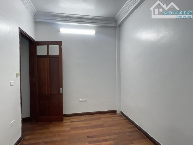 CCCB Nhà Phân lô Phố Thái Hà - Ô Tô Tránh - Kinh Doanh 50m2 x 4,5T, MT 4m - 9