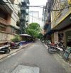 Bán nhà mới phố Huỳnh Thúc Kháng, Đống Đa, 35m2, 7T thang máy, 8.8 tỷ