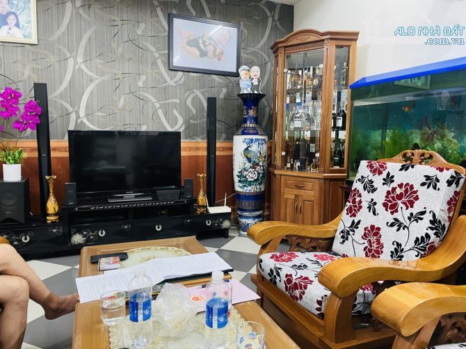 Bán nhà 3 tầng mặt tiền đường Lương Thế Vinh cạnh Cầu Rồng