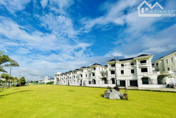 Biệt Thự Vườn Cam Nơi Mơ Bình An, Chốn Ước Sum Vầy Lô Góc View Hồ Giá Đầu Tư 120 Triệu 1m2