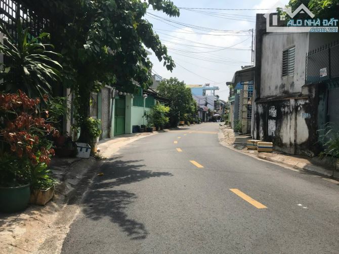 Bán gấp nhà mặt tiền ngay Chợ Nhỏ Lê Văn Việt. Giá 7.3 tỷ/100m2 - 2