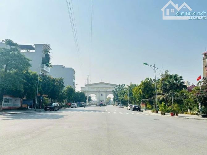 Bán BT Đơn Lập Lideco - 300m2 - MT12m - Ngay Công Viên - Hồ Điều Hòa