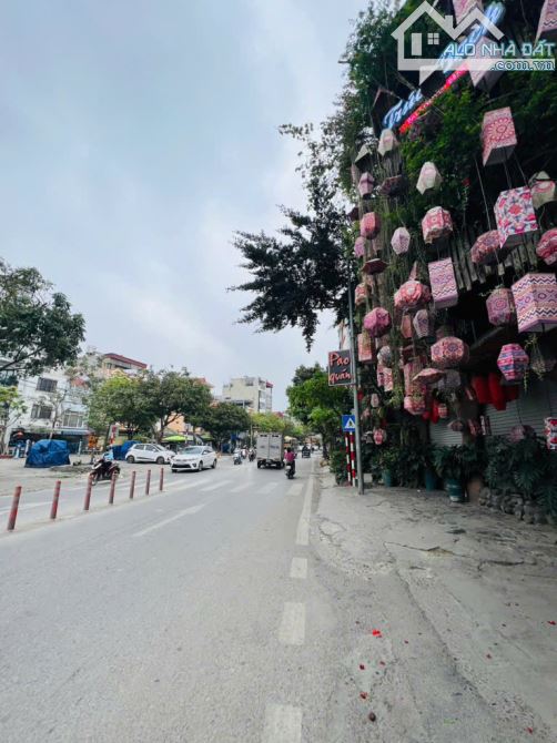 NHÀ ĐẸP FULL NỘI THẤT- NGAY CẤP 1,2 LÊ LỢI TT HÀ TRÌ - BÀ TRIỆU HÀ ĐÔNG 5 TẦNG 3 NGỦ