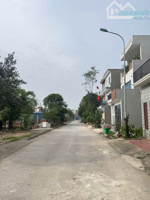 Cần bán lô Đất VIF Phổ Yên. 80m2, mt 5m, giá chỉ 1.550 tỷ. Giá trong tuần ạ.