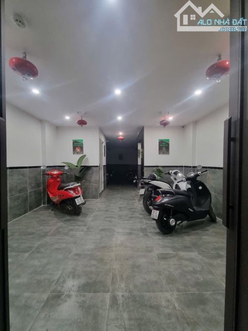 Bán tòa CCMN Dịch Vọng, Cầu Giấy, 88m2, 6 tầng thang máy, 18 phòng full nội thất cho thuê