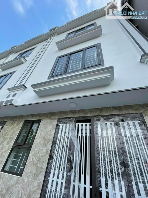 Hiếm-Chỉ 1 căn. Gần Trường học, chợ, KHU đấu giá. Oto tới cửa. GIáp ngay Hoài ĐỨc