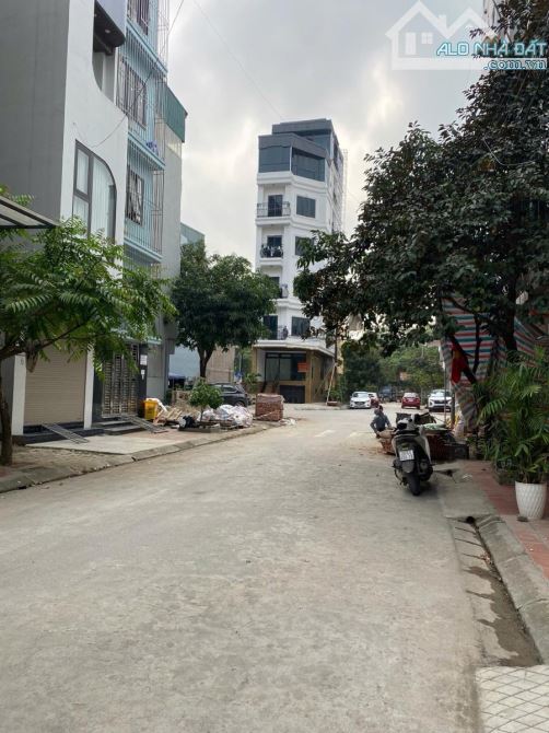 Phân Lô Liên Kề! 5 tầng sẵn ở luôn, vỉa hè 2m, đường 7m ngay trường Phenikaa, chỉ 10tỷ