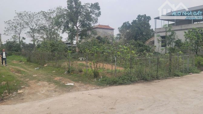 MẢNH ĐẤT ĐỖ ĐỘNG THANH OAI 327M MT 19.5m GIÁ 39TR/m ĐƯỜNG OTO THÔNG CHIA 4 LÔ HỢP LÝ RẺ NG
