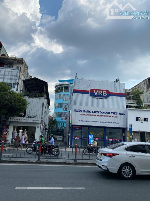 Bán nhà cũ 3 mặt tiền Phan Đăng Lưu khu vực xây mới Hầm 8 Tầng giá 70 tỷ DT: 8x20