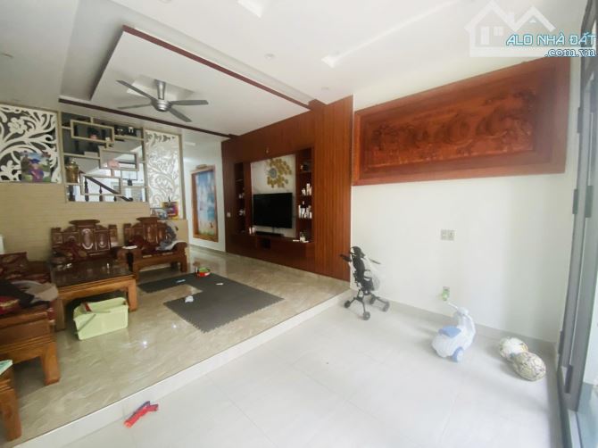 Ms Linh-Bán nhà 3 tầng khu phân lô Hồ Đá, Sở Dầu, Hồng Bàng đường ô tô đỗ cửa